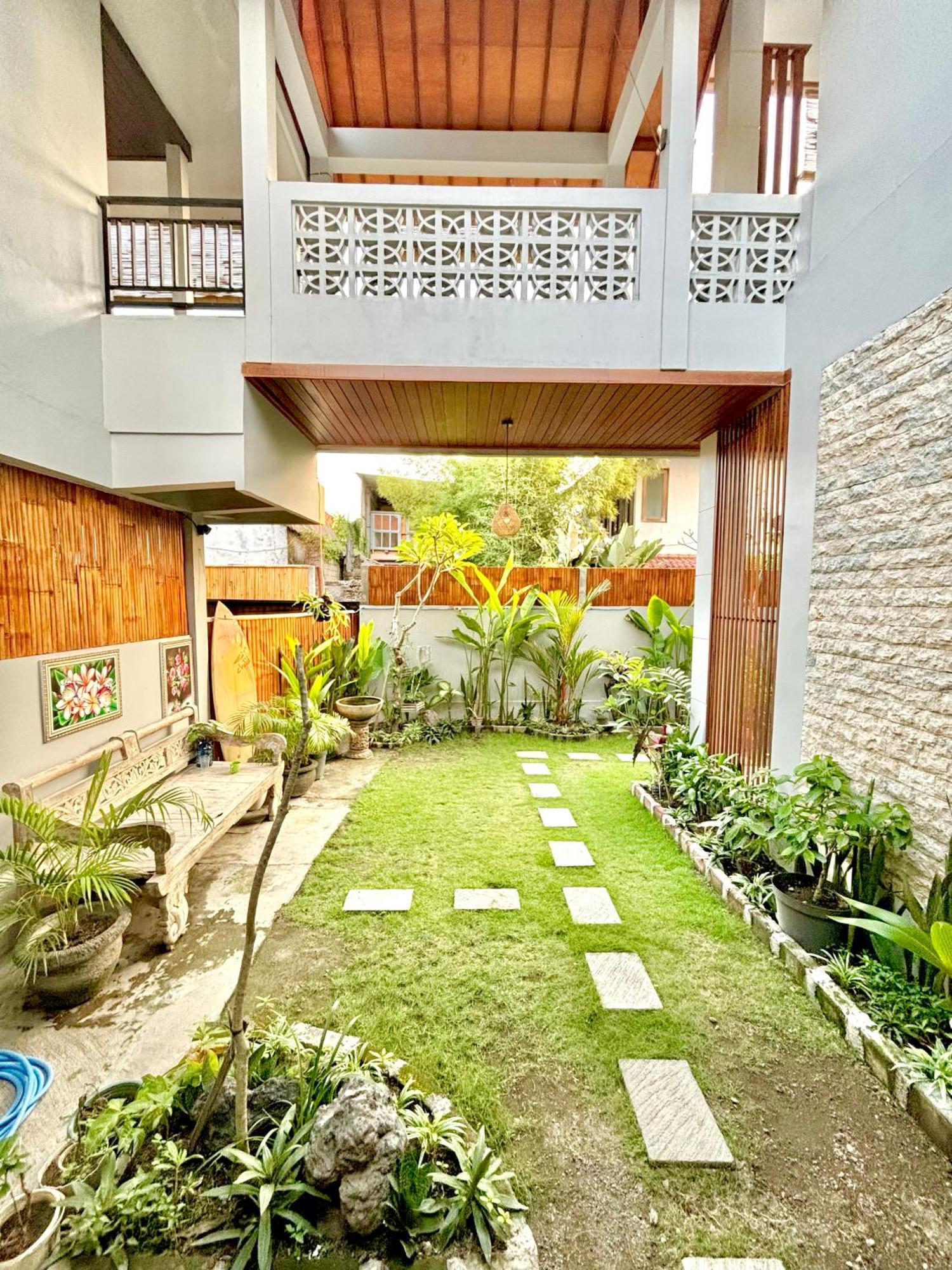 The Lima Home Stay In Canggu 외부 사진