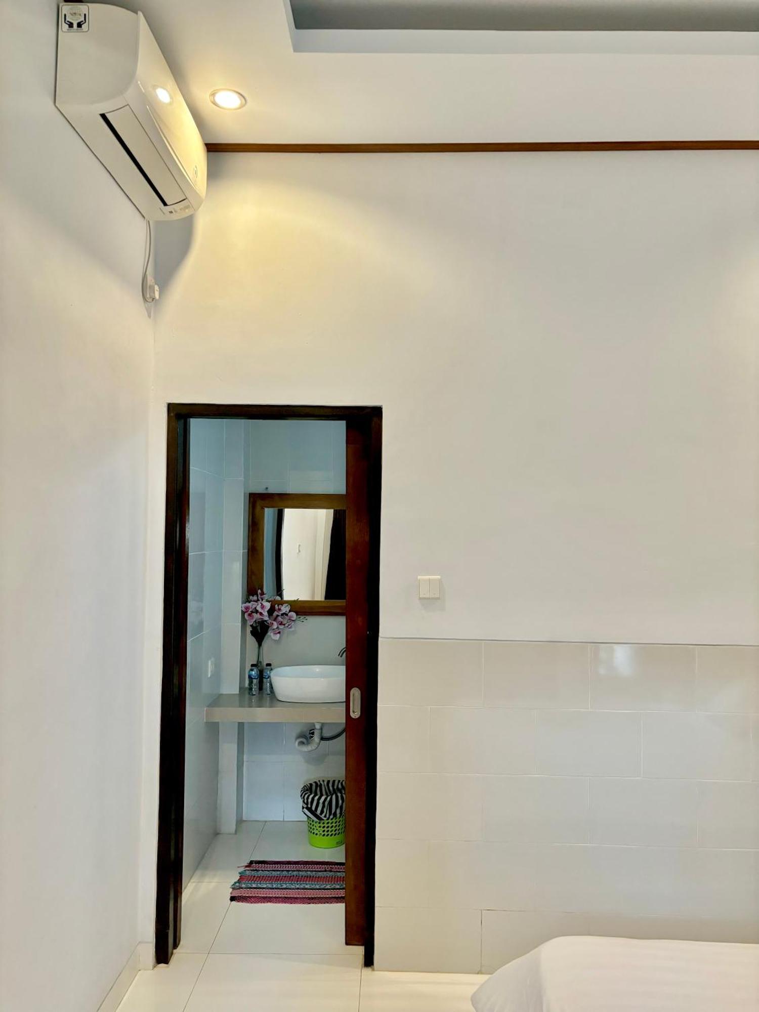 The Lima Home Stay In Canggu 외부 사진
